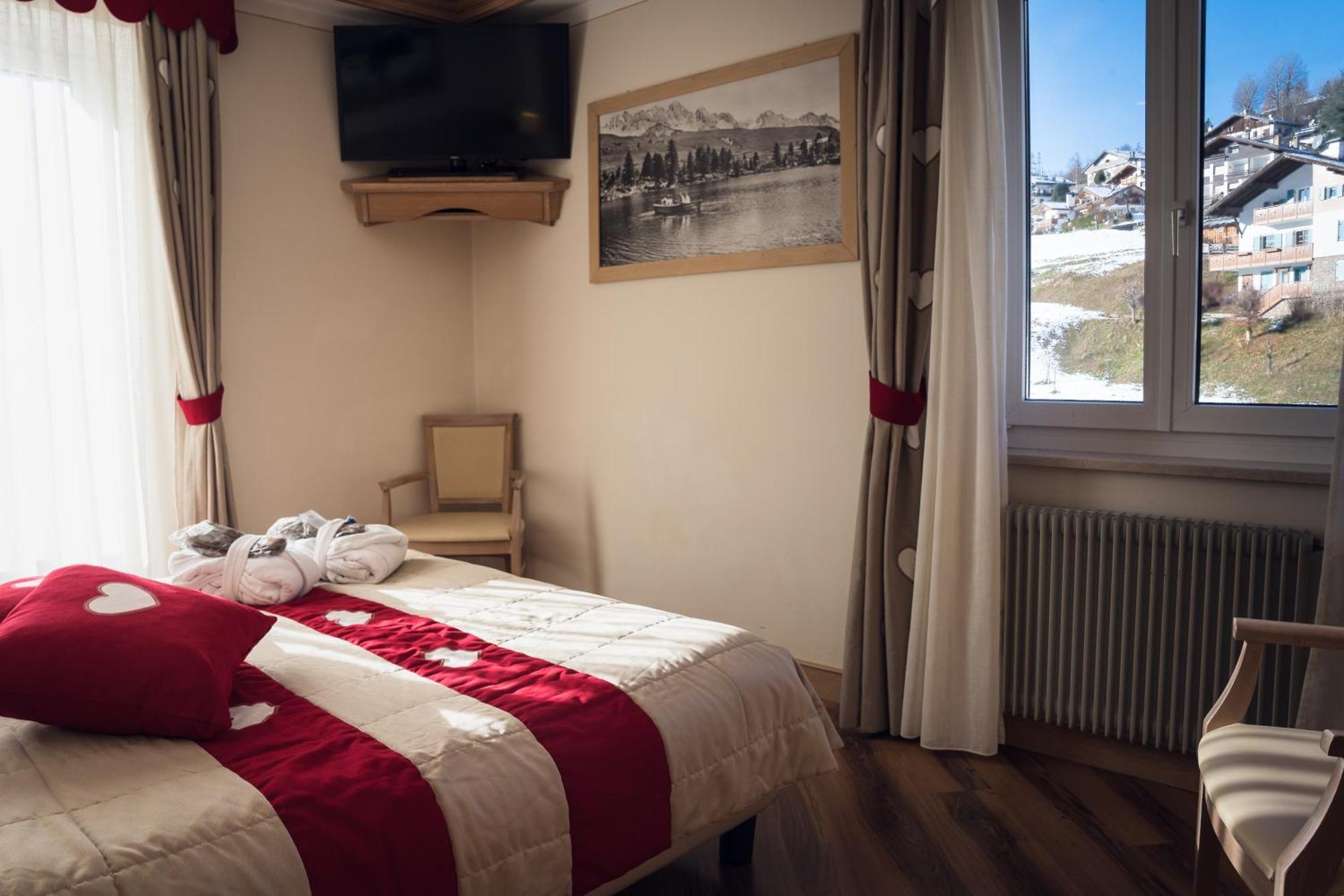 Hotel Alle Alpi モエナ エクステリア 写真