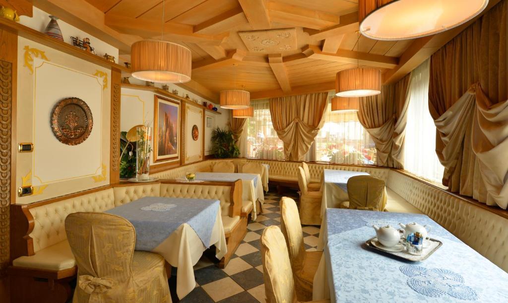 Hotel Alle Alpi モエナ エクステリア 写真